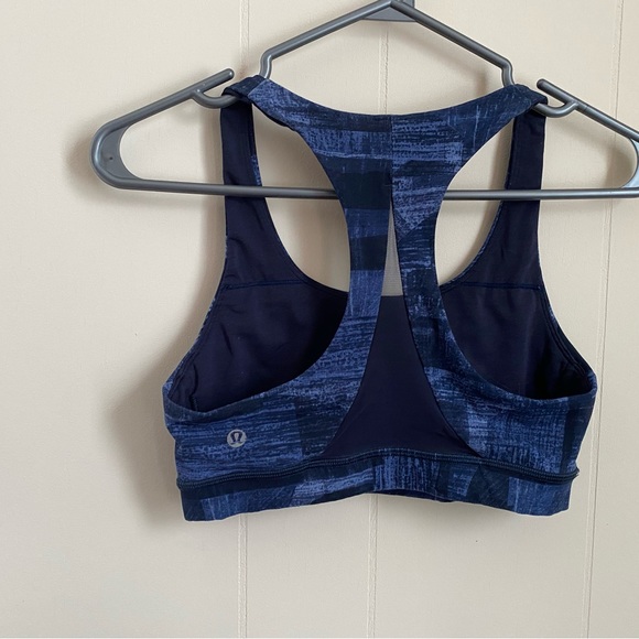 Lululemon size 6 blue sports bra! - Picture 2 of 2